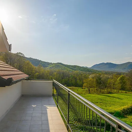 Amazing In With House A Mountain View *