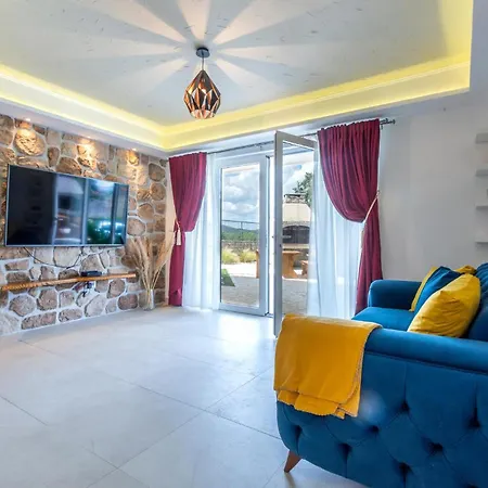 Amazing In With Wifi Holiday home Vrlika