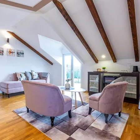 Amazing In With House A Mountain View *