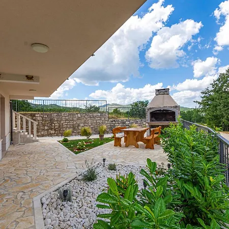 Casa vacanze Amazing In With House A Mountain View Vrlika