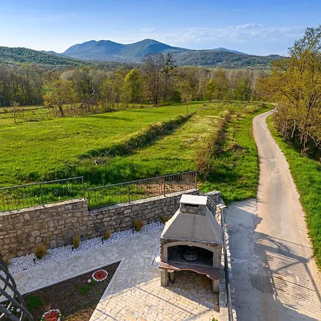 Casa vacanze Amazing In With House A Mountain View *