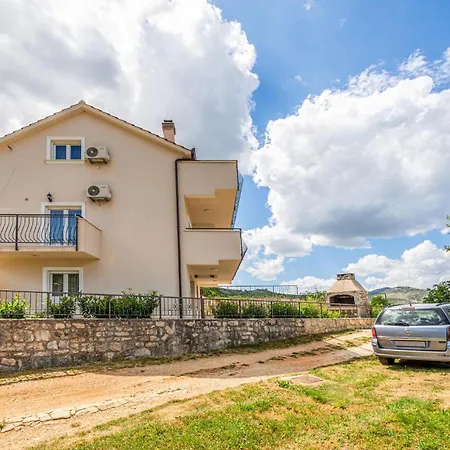 Casa vacanze Amazing In With House A Mountain View Vrlika
