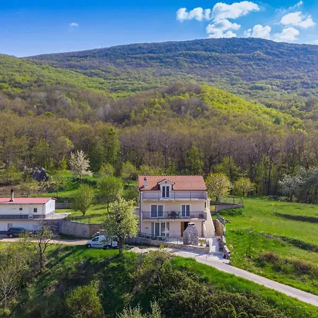Amazing In With House A Mountain View Casa vacanze Vrlika